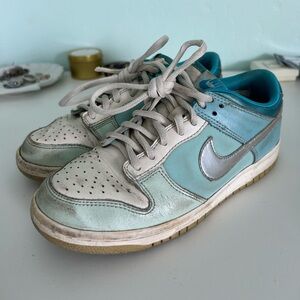 NIKE DUNKS LOW IN BLUE!